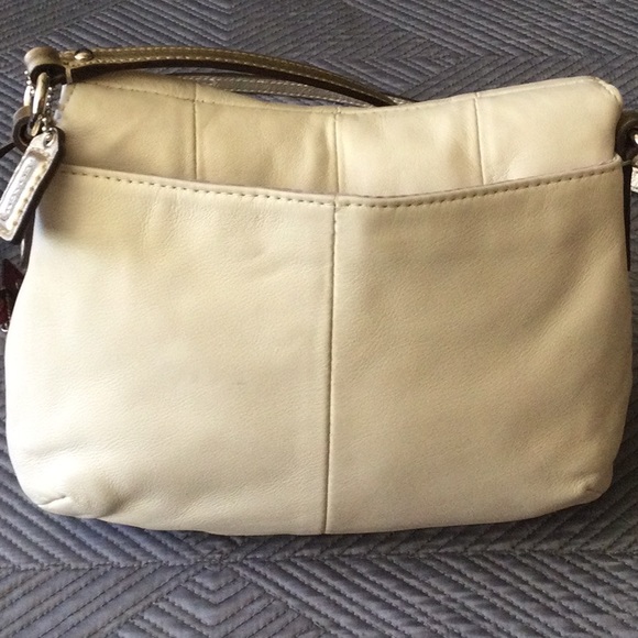 Coach cream leather crossbody bag with silver tone hardware and gold accents - Picture 5 of 7